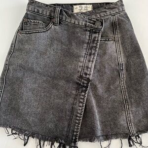 Free People High Waist Black Acid Wash Denim Skirt. Size 2/ 24.